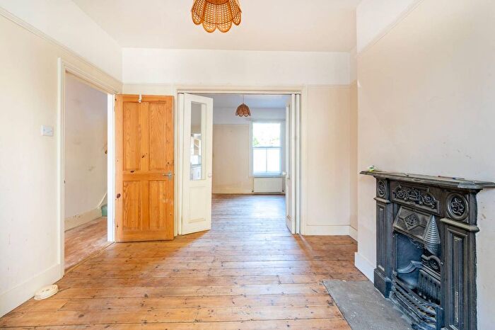 3 Bedroom Property To Rent In Devonshire Road, Walthamstow, London, E17