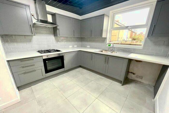 5 Bedroom Property To Rent In Stamford Street, Manchester, M16