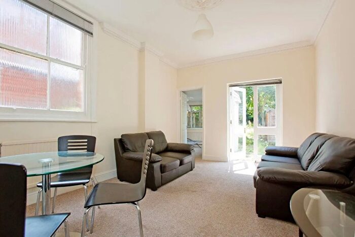 3 Bedroom Flat To Rent In Anson Road, Willesden Green, NW2