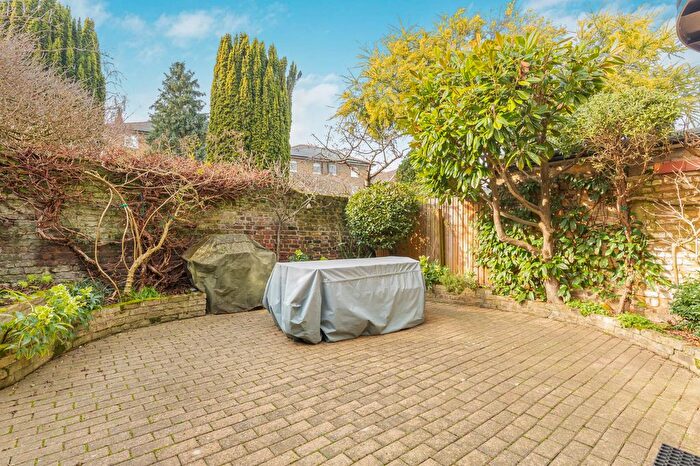 5 Bedroom End Of Terrace House To Rent In Halford Road, Richmond, TW10