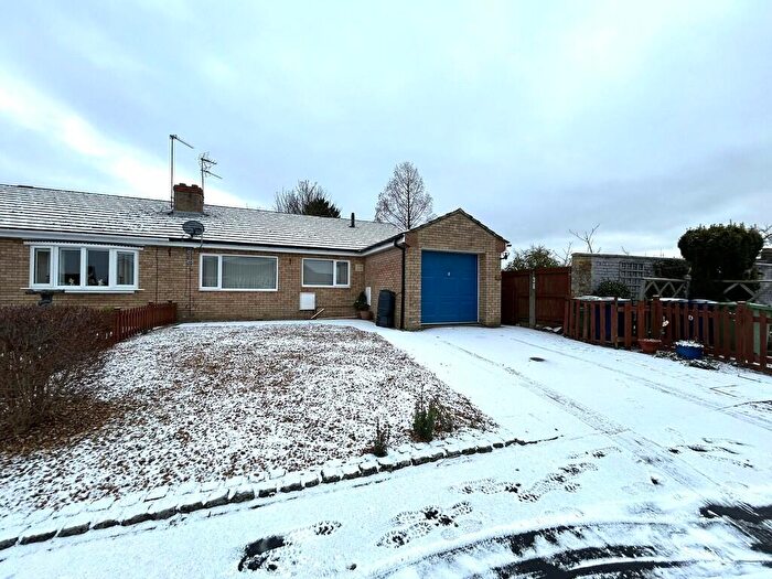 3 Bedroom Semi-Detached Bungalow For Sale In Horsegate Gardens, Chatteris, Cambs., PE16