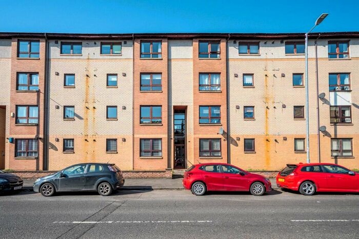 2 Bedroom Flat To Rent In Kings Park Road, Glasgow, G44