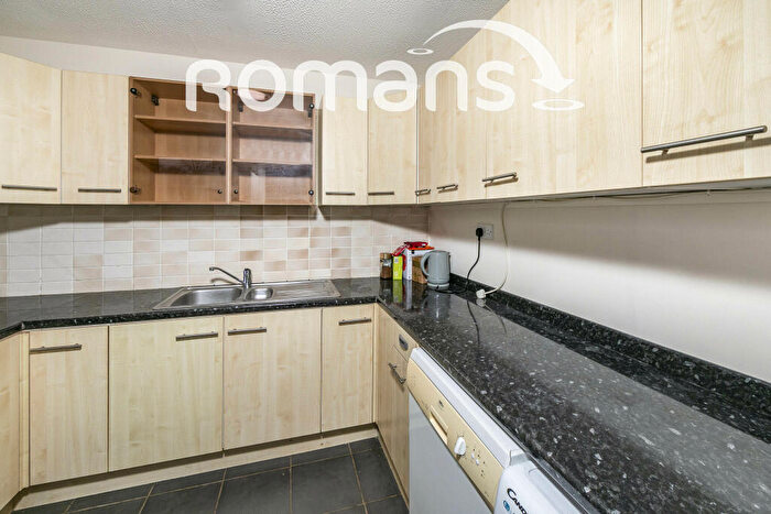 2 Bedroom Apartment To Rent In Bispham Court, Reading, RG1