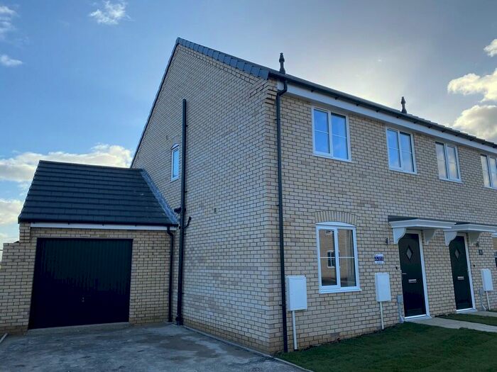 3 Bedroom Semi-Detached House To Rent In Jasmine Crescent, Holbeach, Spalding, PE12