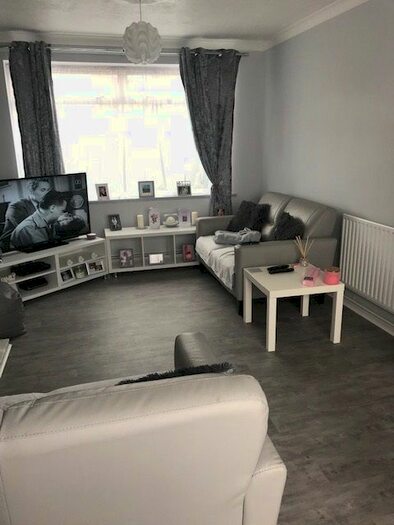 2 Bedroom Semi-Detached House To Rent In Cranmore Rise, Leeds LS10