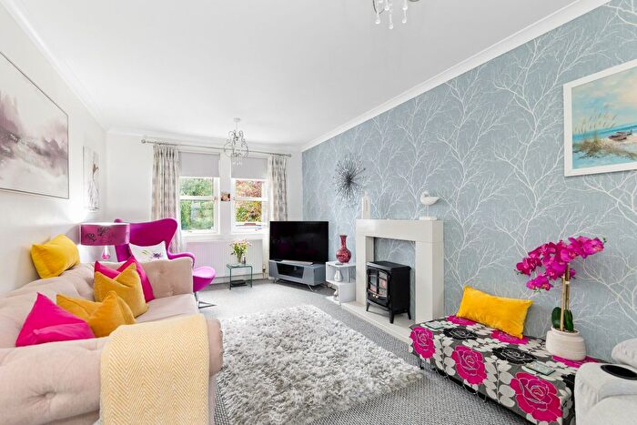 3 Bedroom Semi-detached House For Sale In Deanbank Place, Gorebridge, EH23