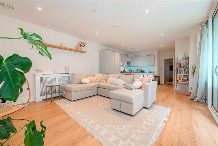 2 Bedroom Flat To Rent In Plough Lane, London, SW17