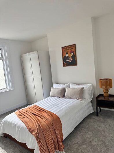 1 Bedroom Terraced House To Rent In Estcourt Road, London, SE25