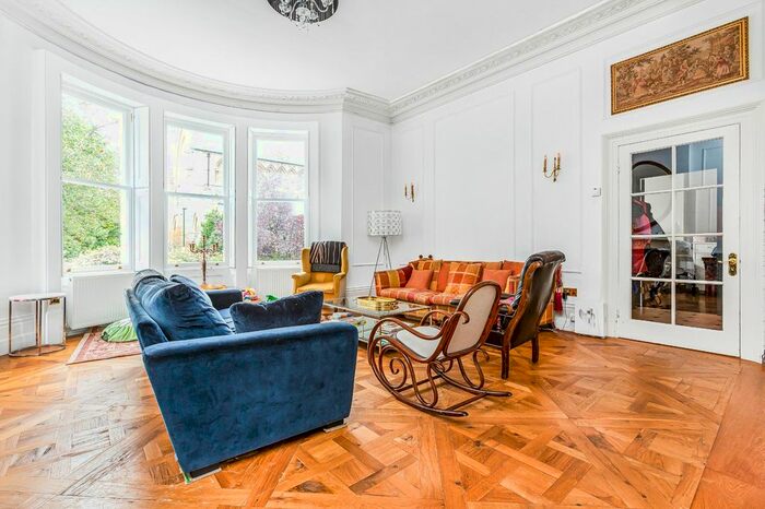 3 Bedroom Flat To Rent In Burlington House, Kings Road, Richmond, Surrey, TW10