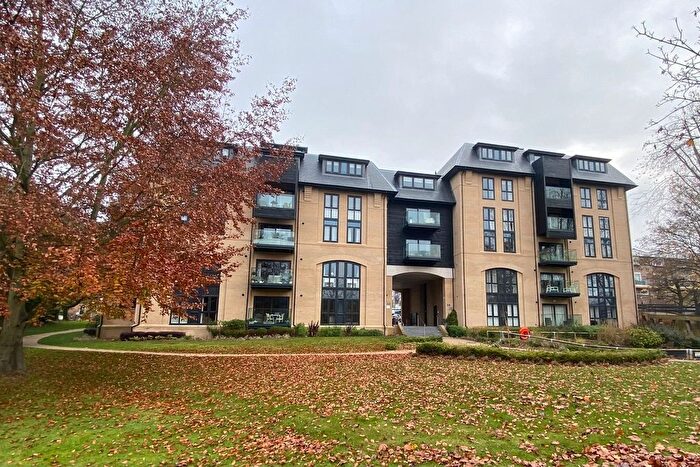 2 Bedroom Flat For Sale In The Causeway, Great Baddow, Chelmsford, CM2