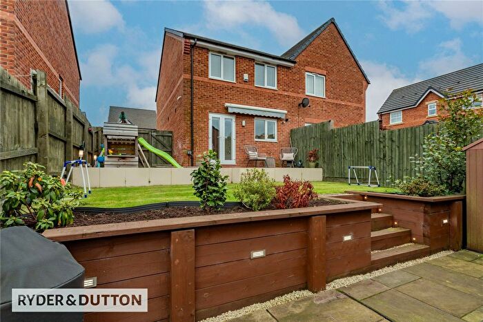 3 Bedroom Semi-detached House For Sale In Ginnell Farm Avenue, Burnedge, Rochdale, Greater Manchester, OL16