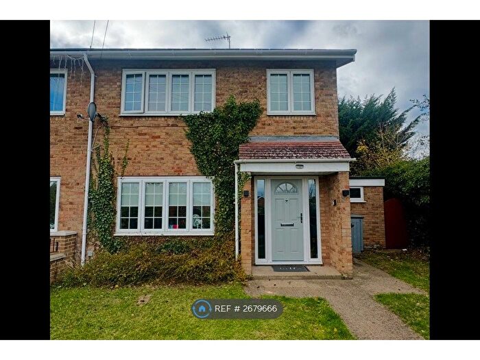 3 Bedroom Semi Detached House To Rent In Hertford Road, Hoddesdon, EN11