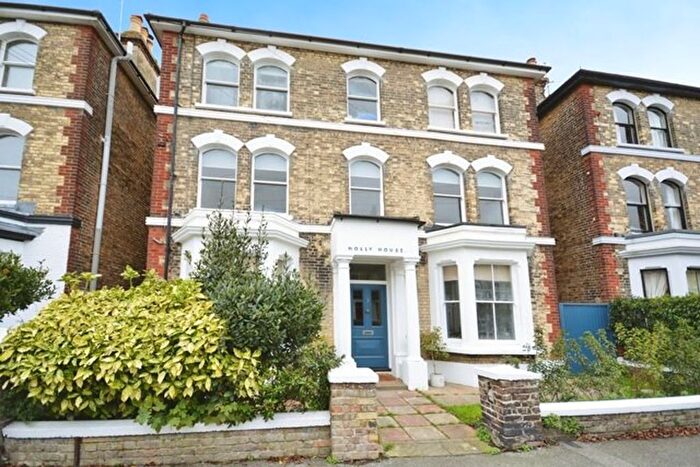 1 Bedroom Flat To Rent In Gladstone Road, Broadstairs, CT10