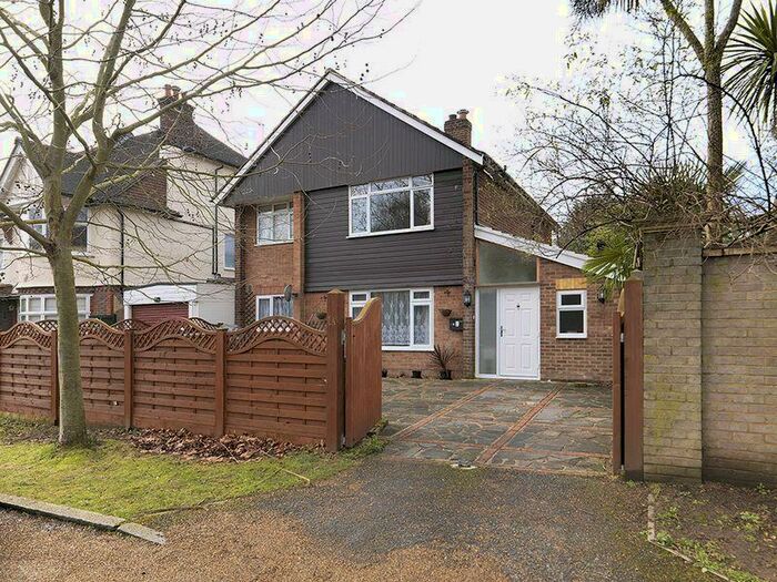 3 Bedroom Maisonette To Rent In Albion Road, Kingston Upon Thames, KT2