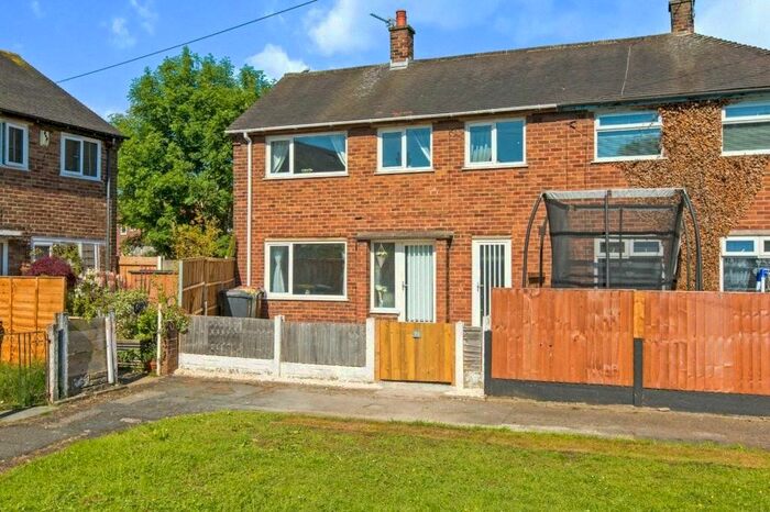 2 Bedroom End Of Terrace House To Rent In Larches Lane, Ashton-On-Ribble, Preston, Lancashire, PR2