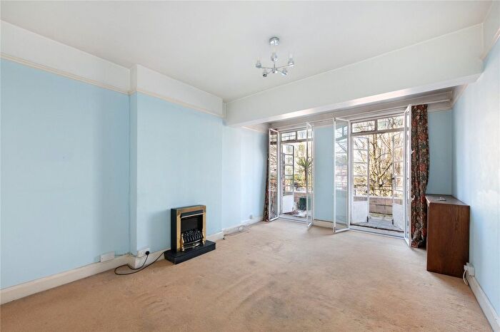 2 Bedroom Flat For Sale In Haverstock Hill, London, NW3