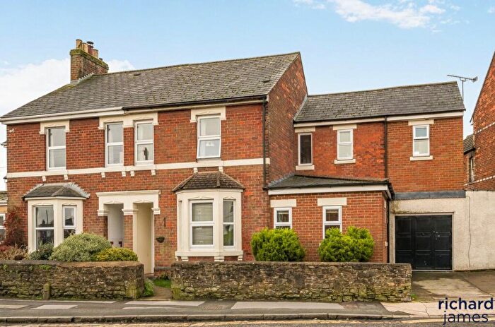 4 Bedroom Semi Detached House For Sale In Eastcott Road, Old Town, Swindon, SN1