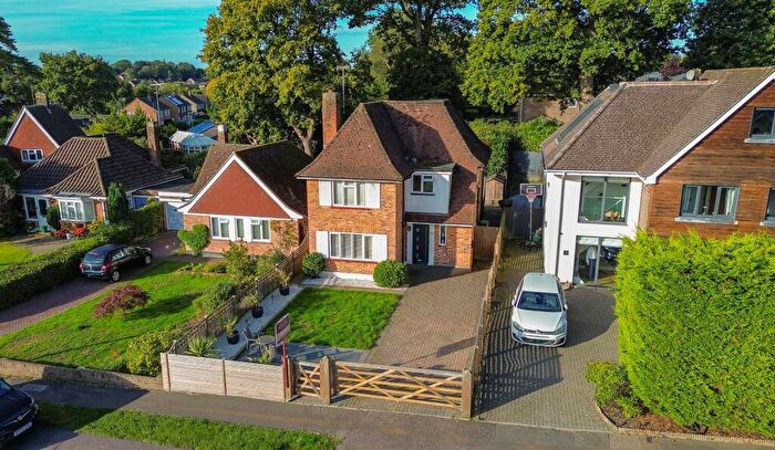 3 Bedroom Detached House For Sale In Ashenground Close, Haywards Heath, RH16