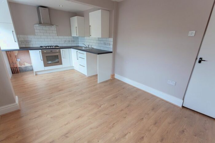 2 Bedroom Flat To Rent In Castleford Street, Wavertree, Liverpool, L15