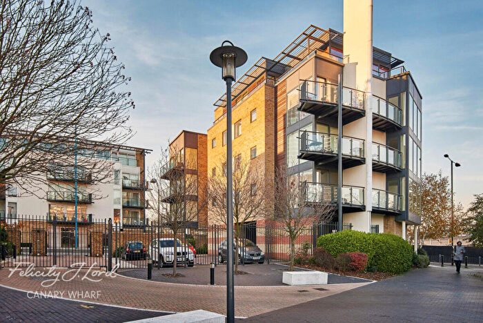 2 Bedroom Apartment For Sale In Boardwalk Place, London, E14