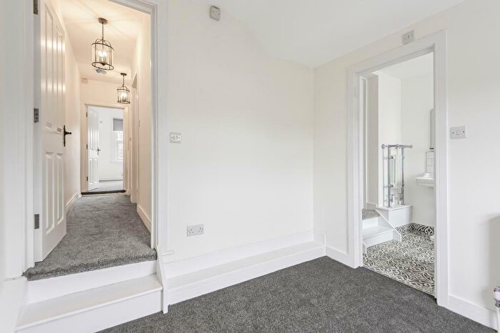 4 Bedroom Semi-Detached House To Rent In Maidenhead, Berkshire, SL6