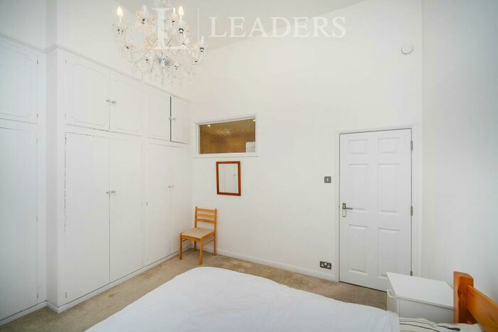 2 Bedroom Apartment To Rent In St Aubyns, Hove, BN3