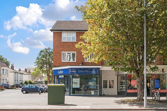 2 Bedroom Flat For Sale In Coombe Road, New Malden, KT3