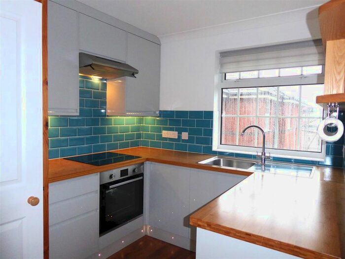2 Bedroom Flat To Rent In Newbury, Gillingham SP8