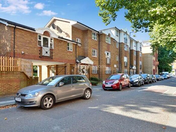 3 Bedroom Semi-Detached House To Rent In Croft Street, London, SE8