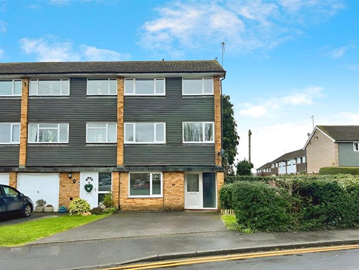 4 Bedroom End Of Terrace House To Rent In Quebec Avenue, Westerham, TN16