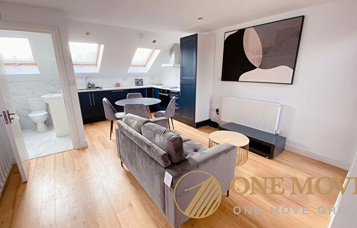 1 Bedroom Flat For Sale In Hereford Road, London, W3