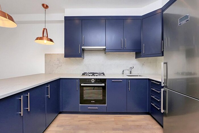 2 Bedroom Flat To Rent In Castlebar Road, London, W5