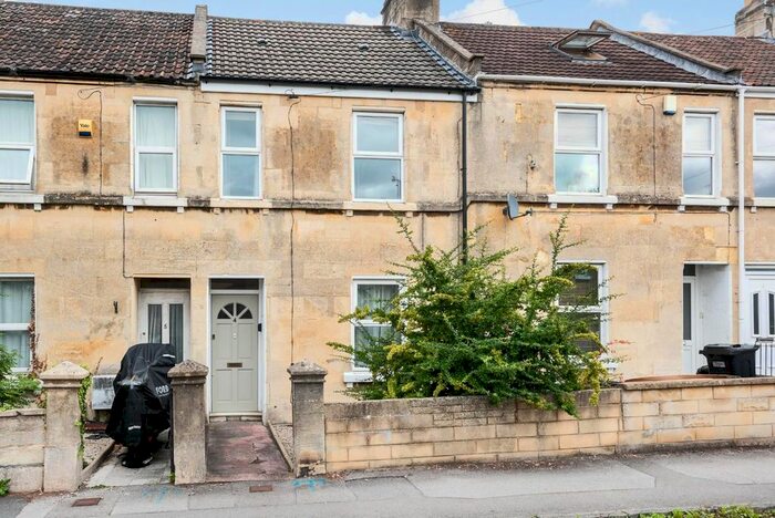 4 Bedroom Terraced House To Rent In West Avenue, Bath, BA2