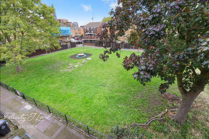 3 Bedroom Terraced House For Sale In Evans Close, London, E8