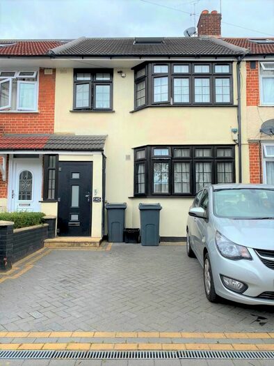 1 Bedroom Studio To Rent In Uplands Road, Woodford Green IG8