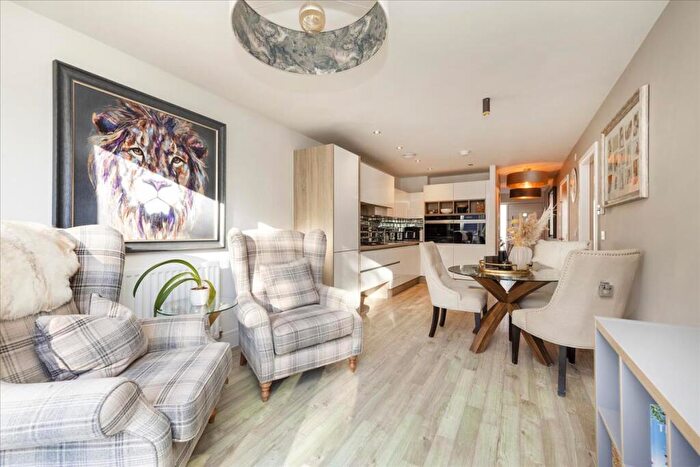 4 Bedroom Detached House For Sale In Shiel Hall Crescent, Rosewell, EH24