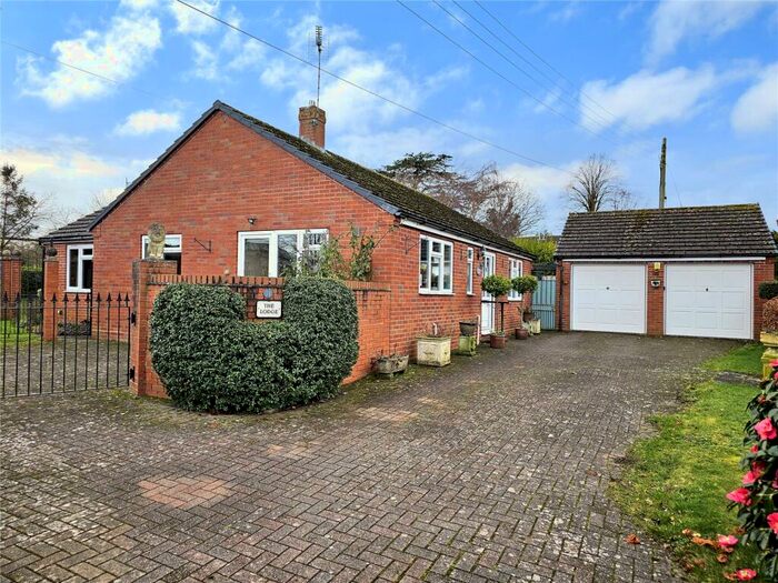 2 Bedroom Bungalow For Sale In Summerfield Lane, Kidderminster, Worcestershire, DY11
