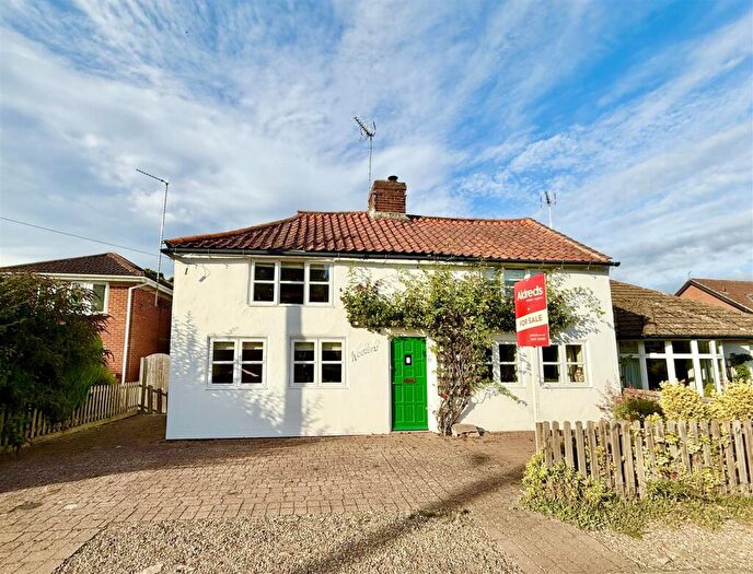 3 Bedroom Detached House For Sale In Damgate Lane, Acle, NR13