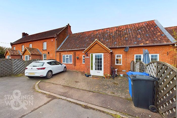 4 Bedroom Terraced Bungalow For Sale In Bury Road, Hepworth, Diss, IP22