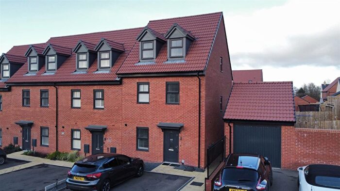 3 Bedroom Semi-Detached House For Sale In Charnian Way, Shepshed, Loughborough, LE12