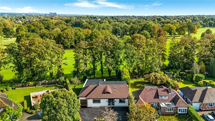 4 Bedroom Detached House For Sale In Gilhams Avenue, Banstead, Surrey, SM7