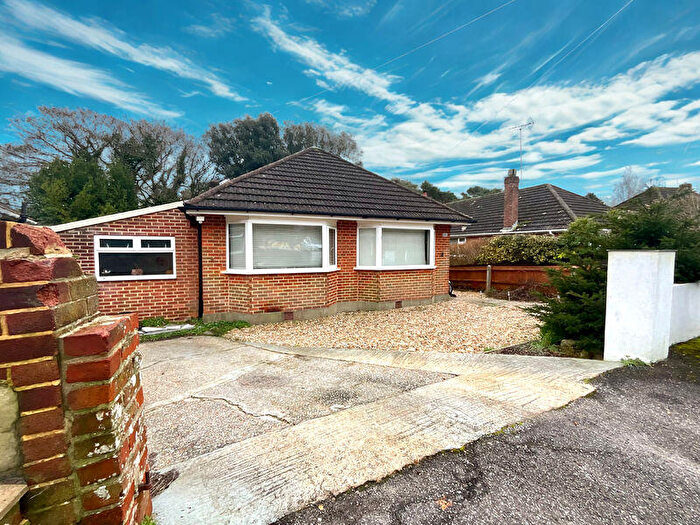 Detached House For Sale In Jessopp Close, Bournemouth, BH10