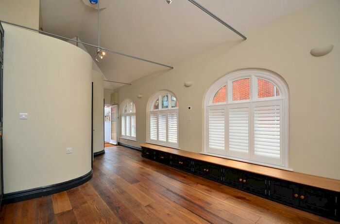 1 Bedroom Maisonette To Rent In Haydon Place, Guildford, GU1