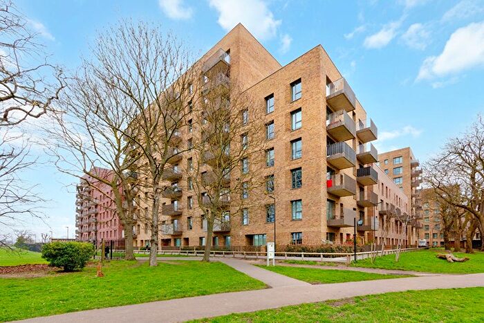 3 Bedroom Flat To Rent In Lampton Road, Hounslow, TW3