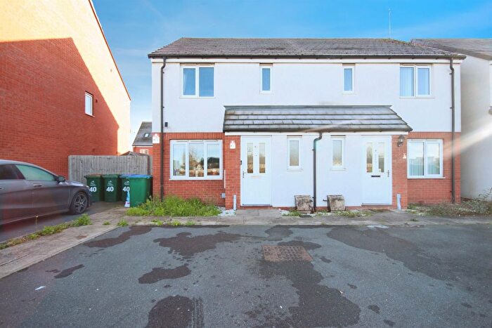 3 Bedroom Semi Detached House For Sale In James Fullarton Way, Coventry, CV6