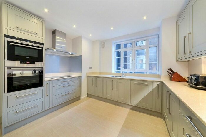 2 Bedroom Flat To Rent In Westminster Gardens, Marsham Street, Westminster, London, SW1P