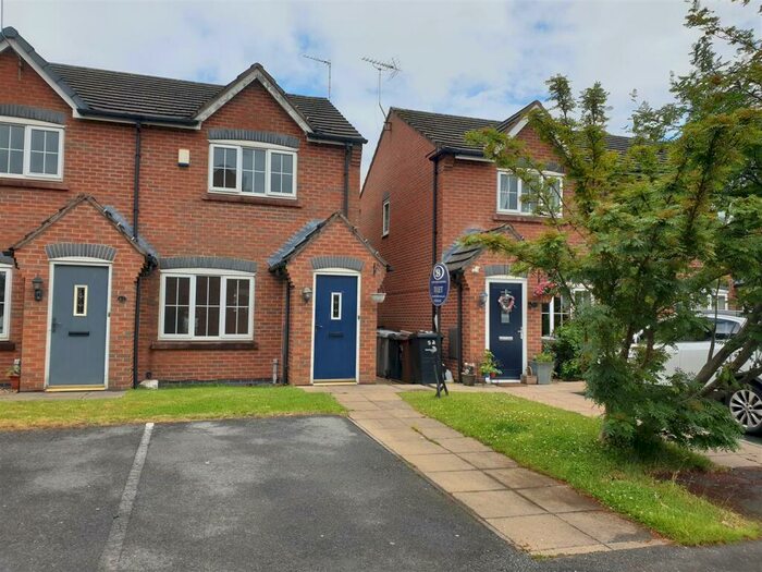 2 Bedroom Mews To Rent In Sunnymill Drive, Sandbach, CW11