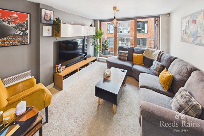 2 Bedroom Apartment For Sale In Dyche Street, Manchester, M4