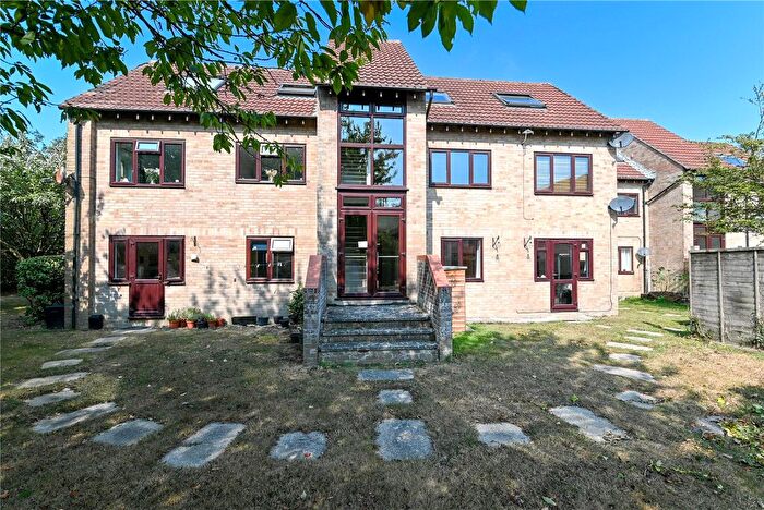 2 Bedroom Flat For Sale In Eastlands, New Milton, Hampshire, BH25