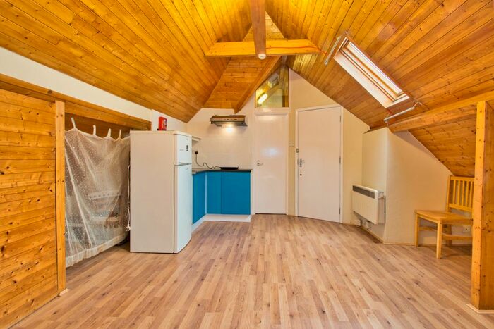 Studio To Rent In Dominion Parade, Station Road, Harrow, HA1